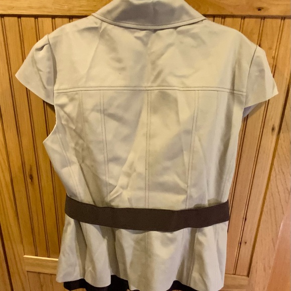 Women's Beige Short Sleeve Jacket and Skirt - Picture 3 of 8